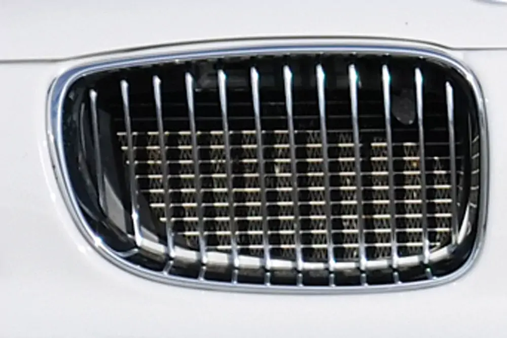 Facelift BMW-Niere rechts Chrom/Schwarz passend für BMW 1er E81 Must-Have