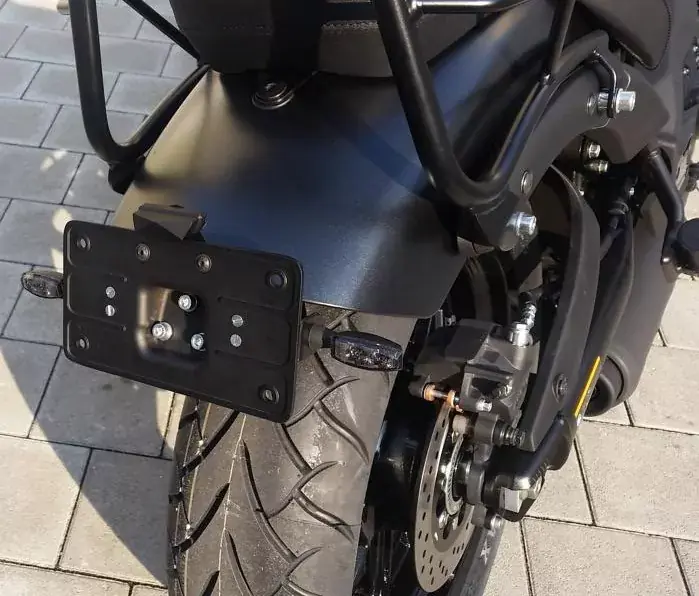 Mega-Angebot Kennzeichenhalter 3-Loch (schräg/gerade) schwarz Alu H 10 x B 18 cm passend für Harley und Japaner